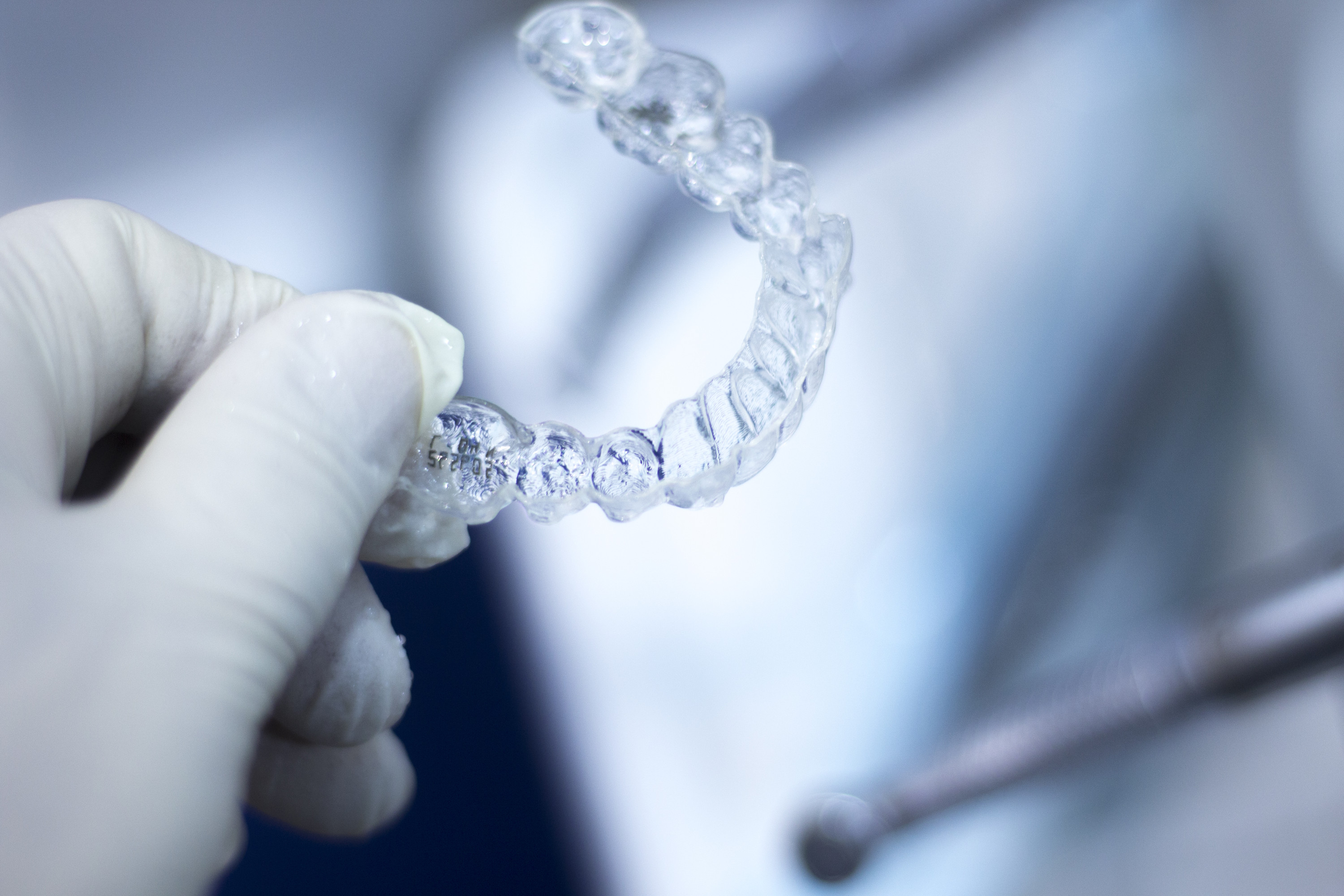 how-to-get-used-to-wearing-invisalign